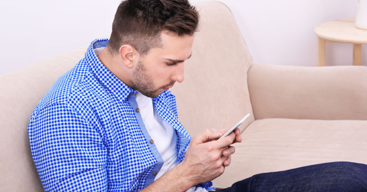 Too Much Use Of Mobile Cause Neck And Back Pain