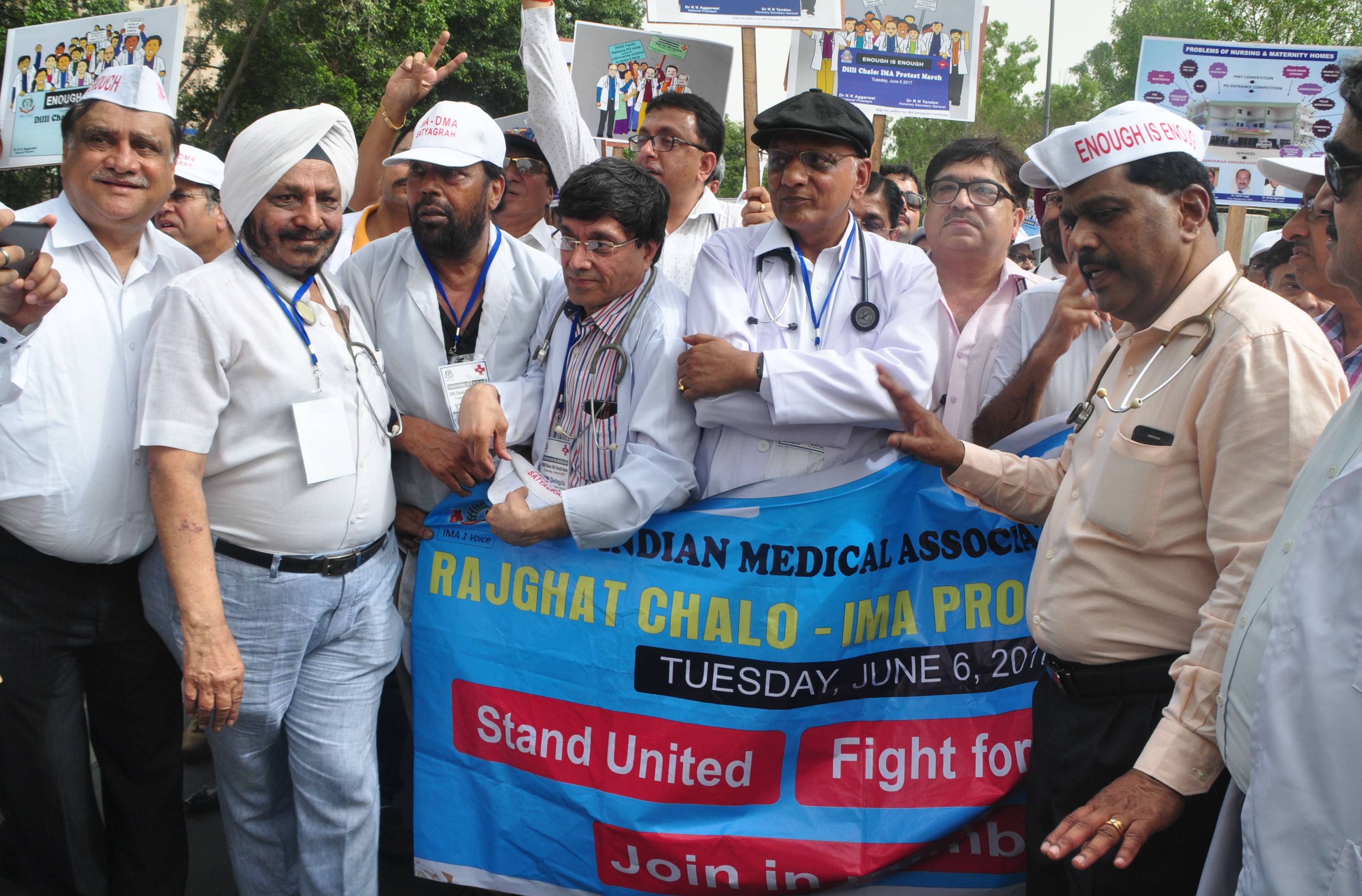 Doctors Overwhelming Participation In IMA Dilli Chalo Movement In Spite Of Burning Heat
