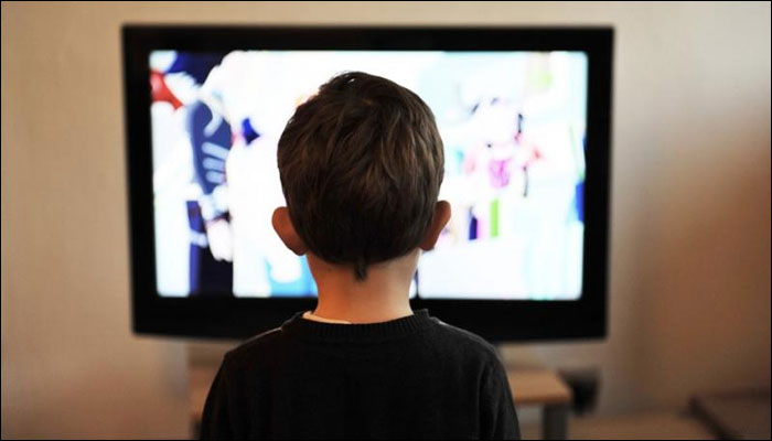 Experts Urge Parents To Ban Their Kids From Watching Television