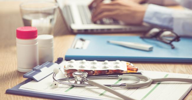 HC Bars Govt Orders Allowing AYUSH Doctors To Practice Allopathy