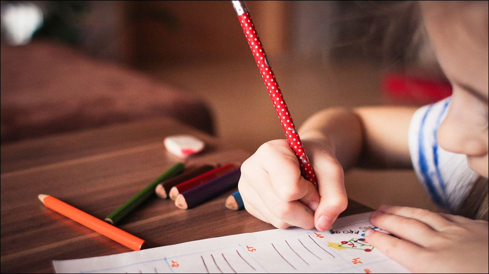 Use Of Touch Screen Of Devices By Children Hamper Their Growth Many Ways